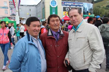 c_380_250_16777215_00_images_stories_2015_prazdniki_citis_day05.09.2015_deputats.jpg
